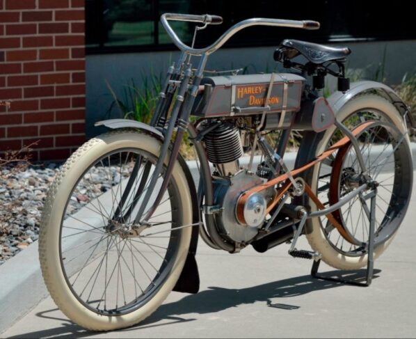 Harley-Davidson Strap Tank 1908