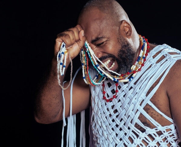 Rodrigo França em 'Eu sou um Hamlet' | © Marcio Farias