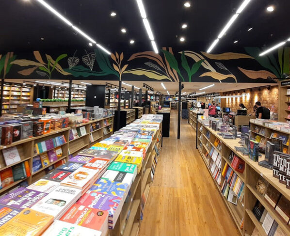 Listão do Plural de Curitiba contém 500 lançamentos de editoras em 2025 | © Divulgação Livraria Leitura