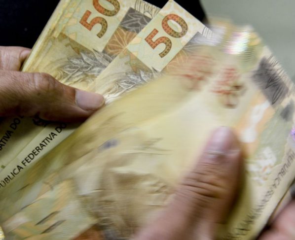 Ministros projetam ciclo de queda da Selic nos próximos meses