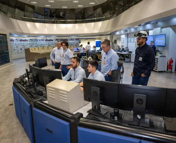 Com geradores a diesel instalados no interior da Casa de Força, Itaipu tem condições de religar suas unidades geradoras sem depender de fontes externas de energia (Foto: William Brisida/Itaipu Binacional)