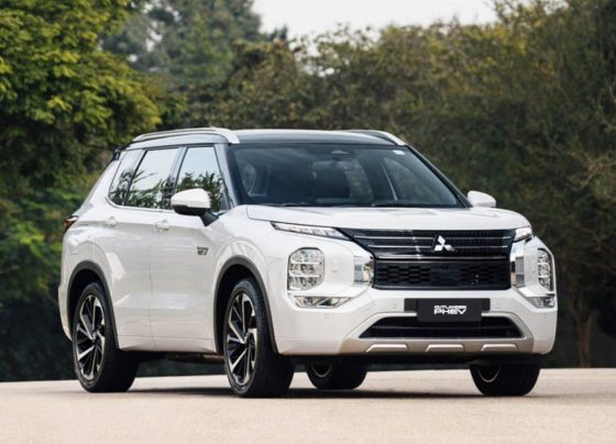 Mitsubishi Outlander PHEV 2026