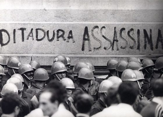 Protesto contra a ditadura no Centro do Rio de Janeiro em abril de 1968 © Arquivo Nacional