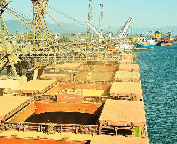 Exportação histórica de soja no Porto de Paranaguá.