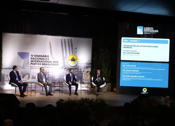 A programação reuniu especialistas do setor portuário, representantes de associações internacionais, autoridades públicas e lideranças sindicais para debater desafios, avanços e oportunidades no setor