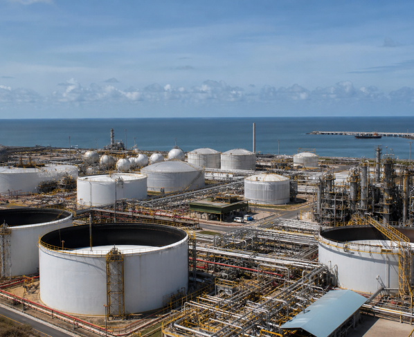 Petróleo fecha em queda após avanços nas negociações entre EUA e Irã