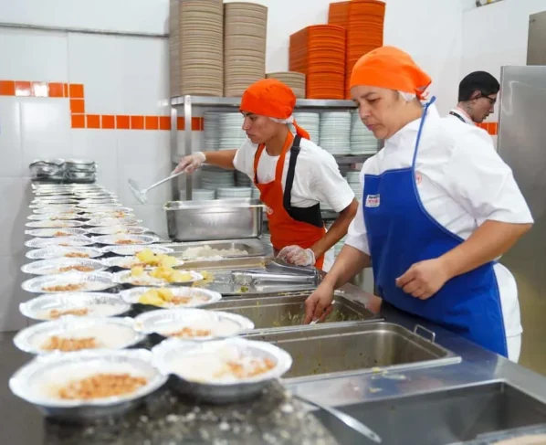 Bom Prato Móvel: 15 unidades passam a atender em novos endereços a partir da próxima segunda-feira (21)