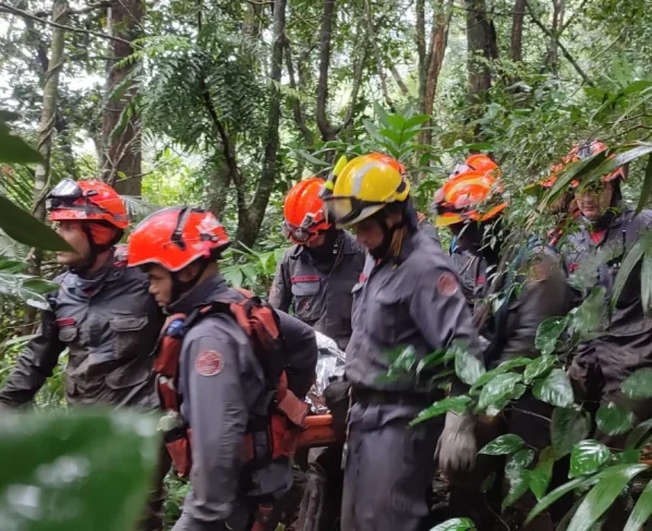 Como trilhas mapeadas ajudam bombeiros em resgates na Serra do Mar