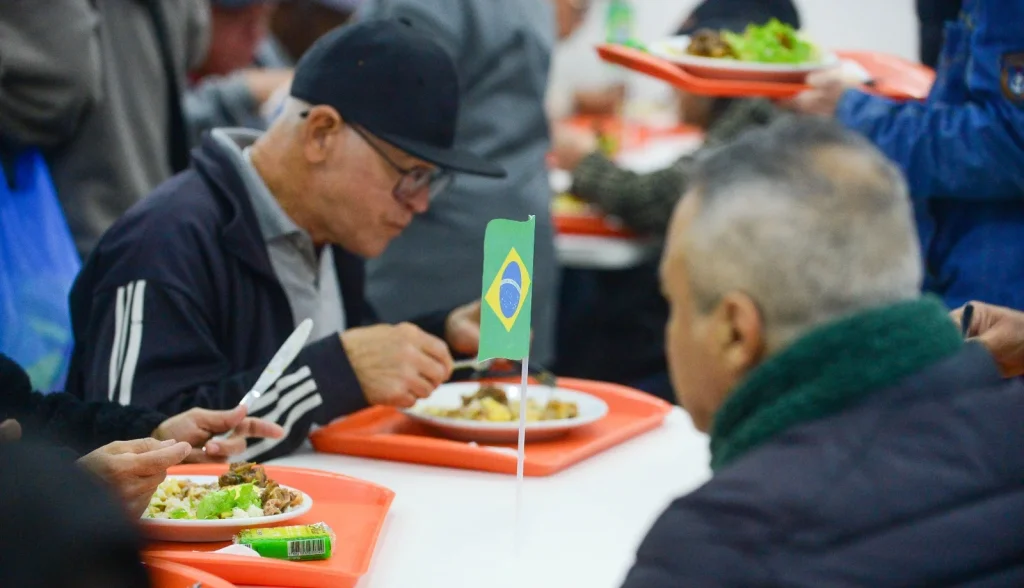 Confira o funcionamento das unidades do Bom Prato neste fim de semana
