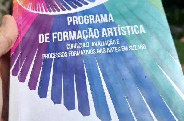 Livro com plano pedagógico do Profart é produzido para consolidar programa como referência de trabalho